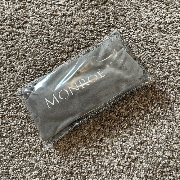 Monroé Classique Watch in Sunburst Solérose - Picture 5 of 5